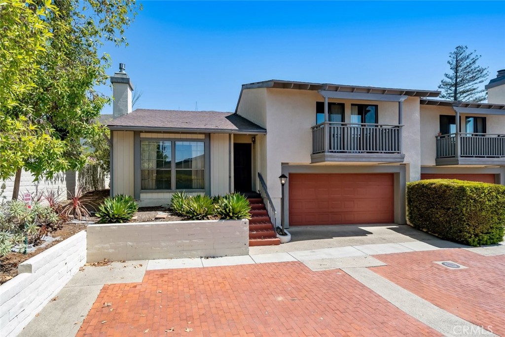 1360 Laurel 3