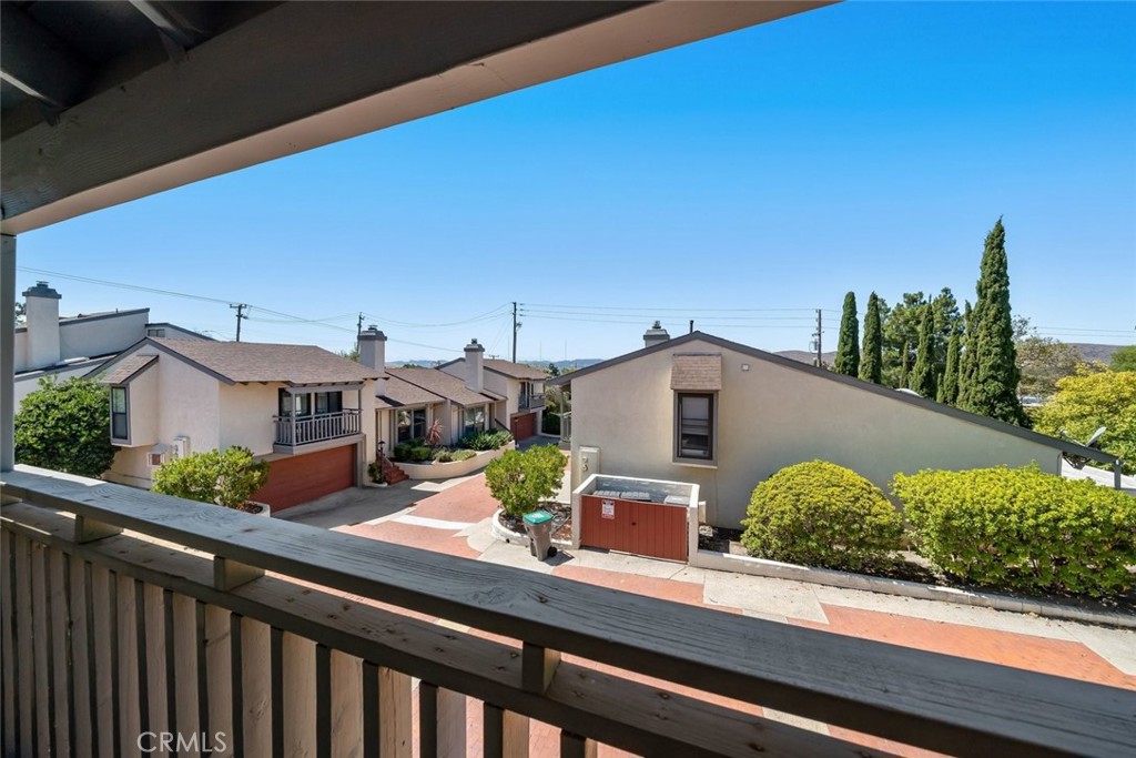 1360 Laurel 3