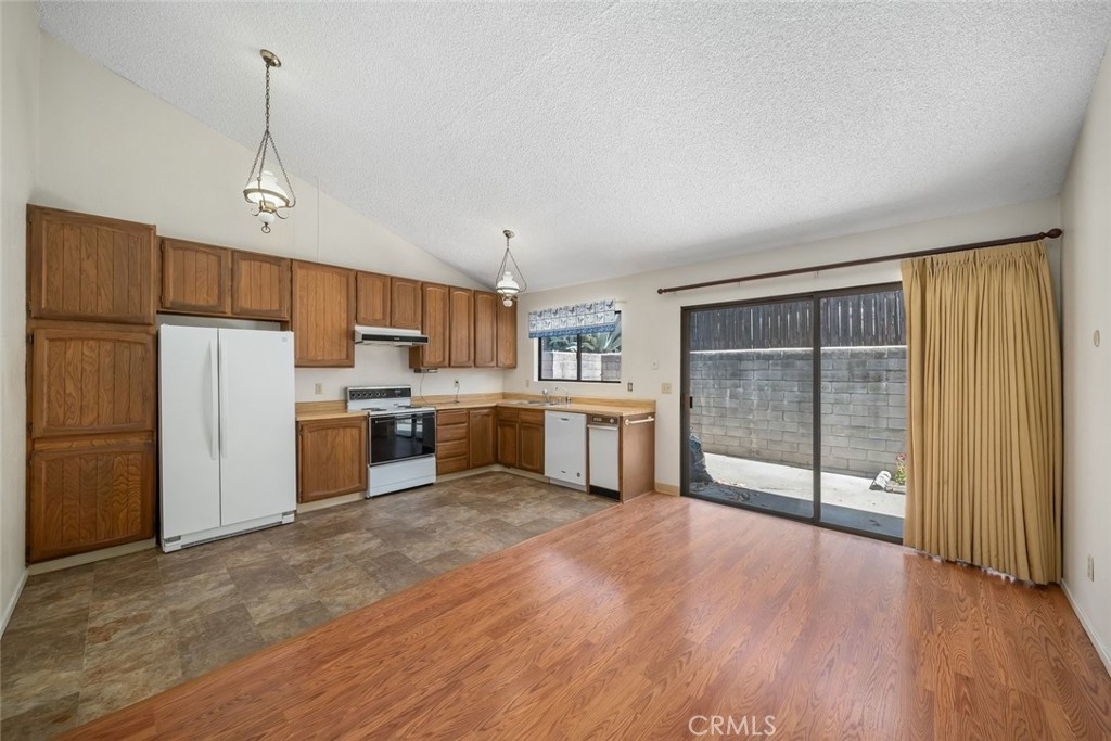 1360 Laurel 3