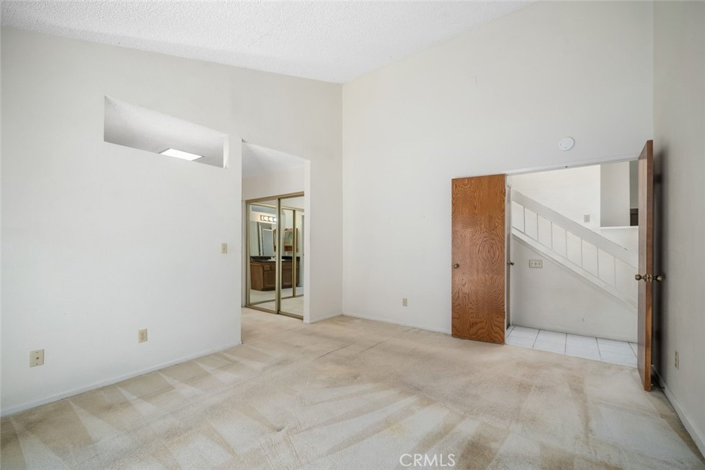 1360 Laurel 3