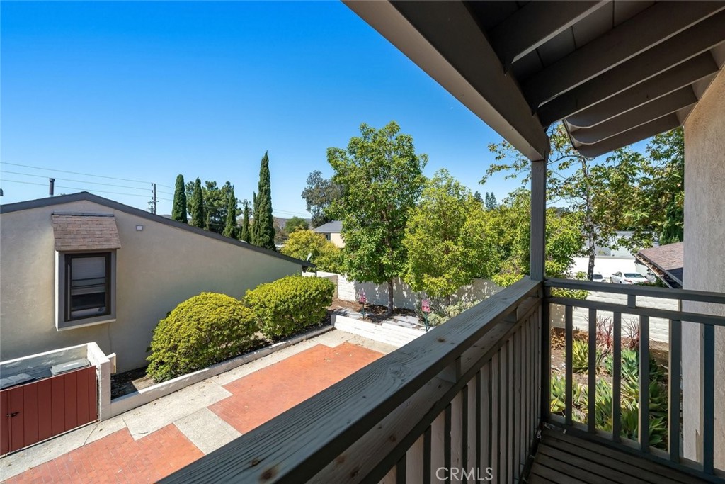 1360 Laurel 3