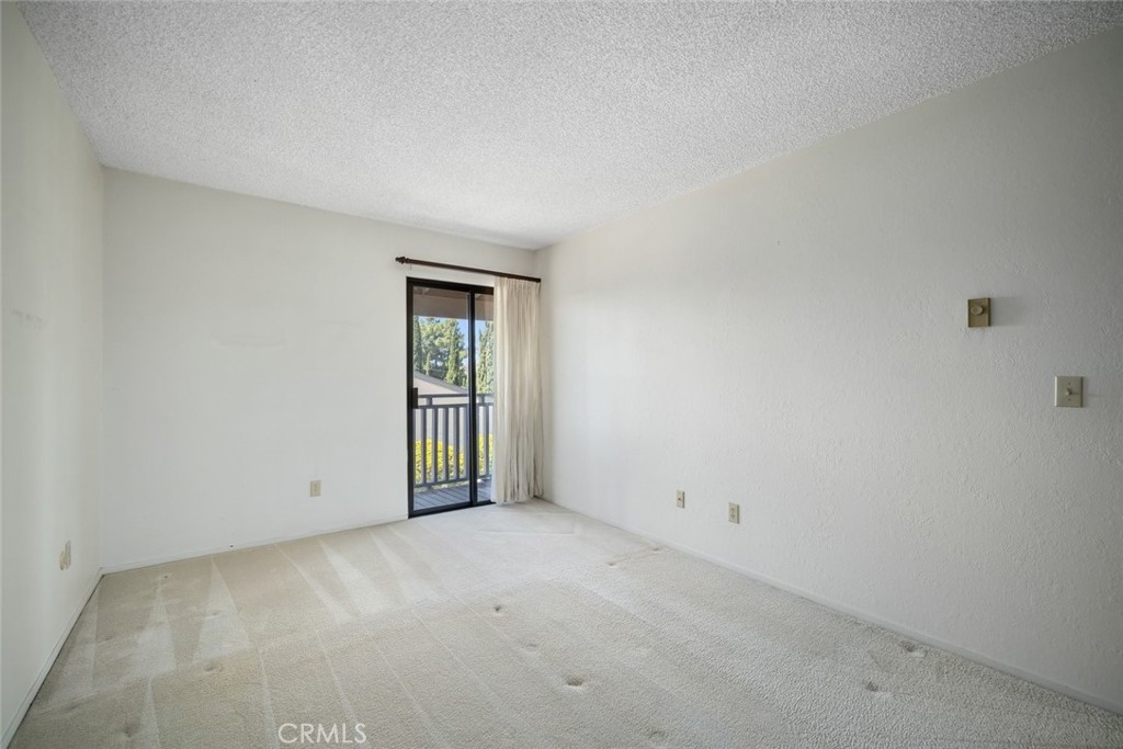 1360 Laurel 3