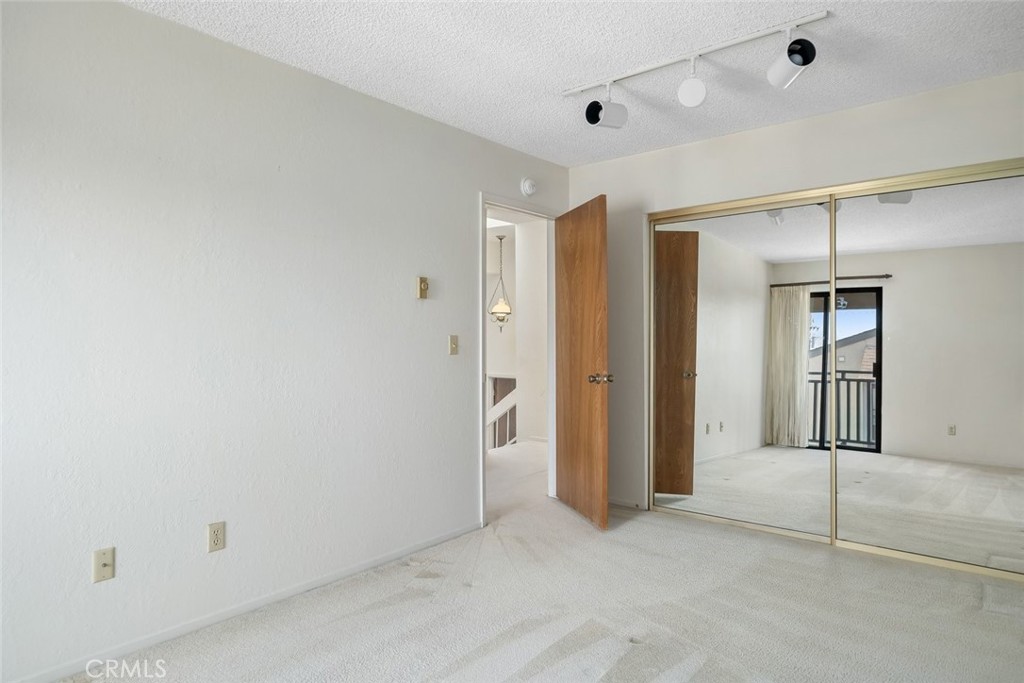 1360 Laurel 3