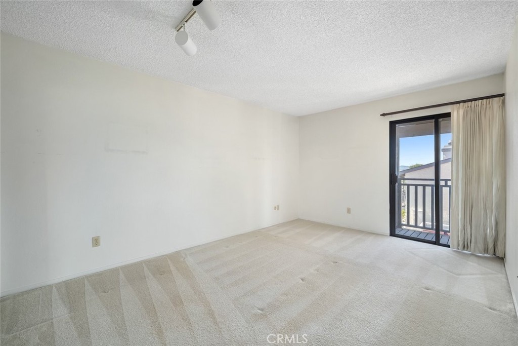 1360 Laurel 3
