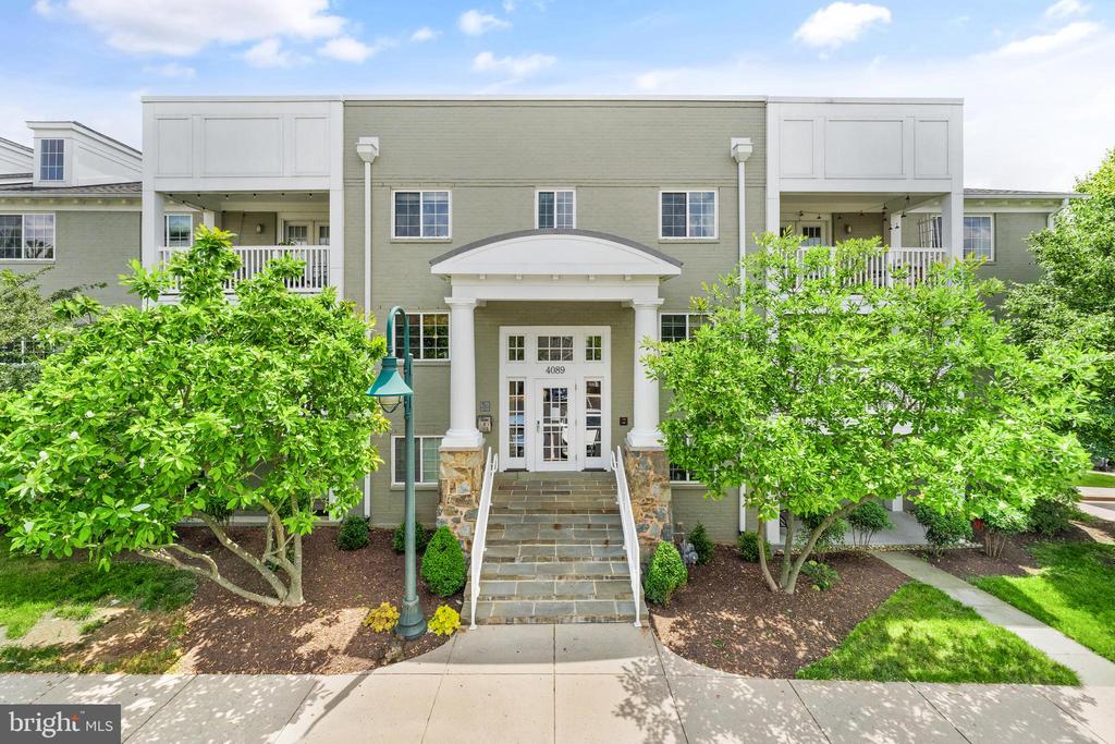 4089 S FOUR MILE RUN DRIVE Unit: 404