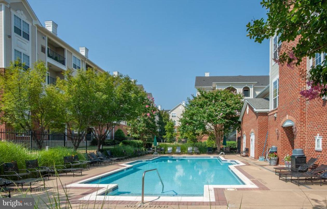 4850 EISENHOWER AVENUE 322