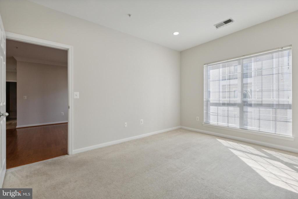 4850 EISENHOWER AVENUE 322