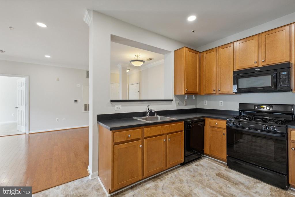 4850 EISENHOWER AVENUE 322