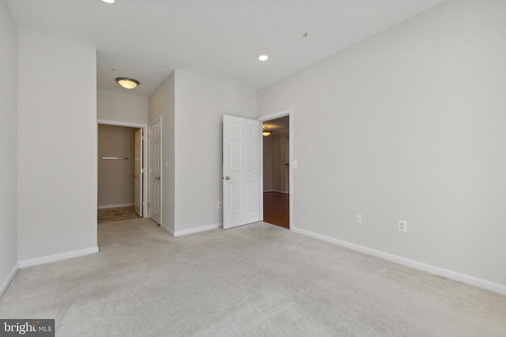 4850 EISENHOWER AVENUE 322
