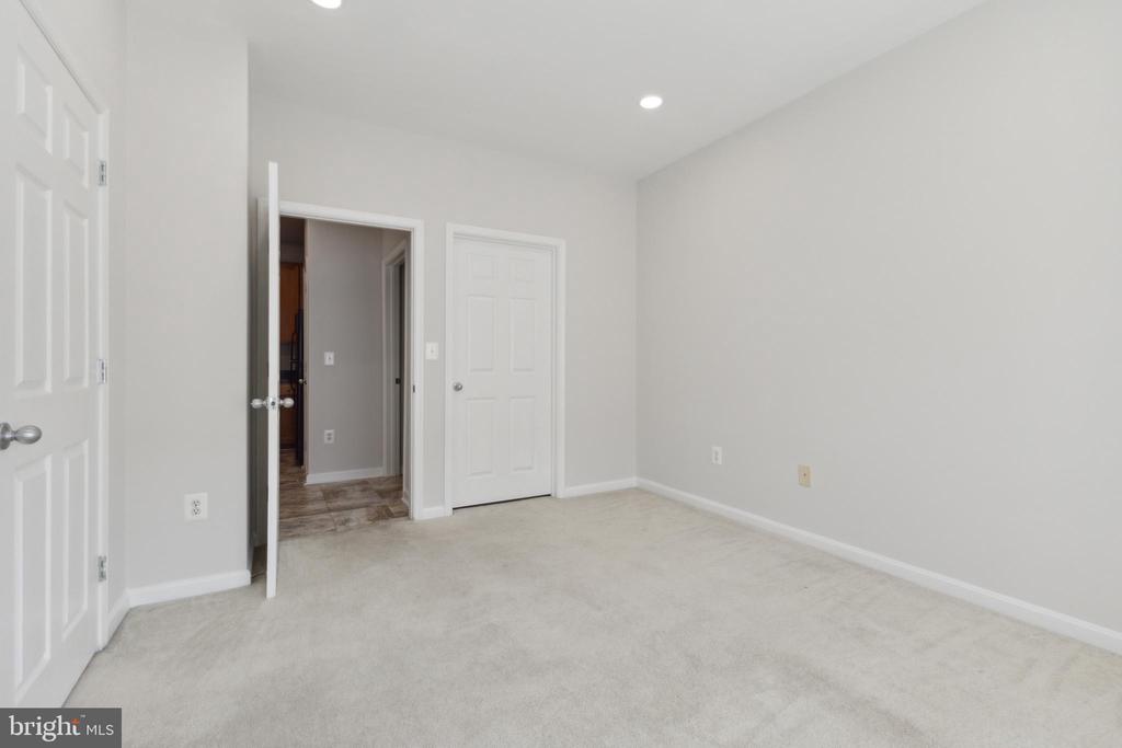 4850 EISENHOWER AVENUE 322