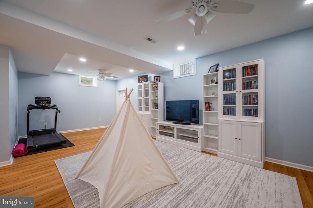 320 E MONROE AVENUE