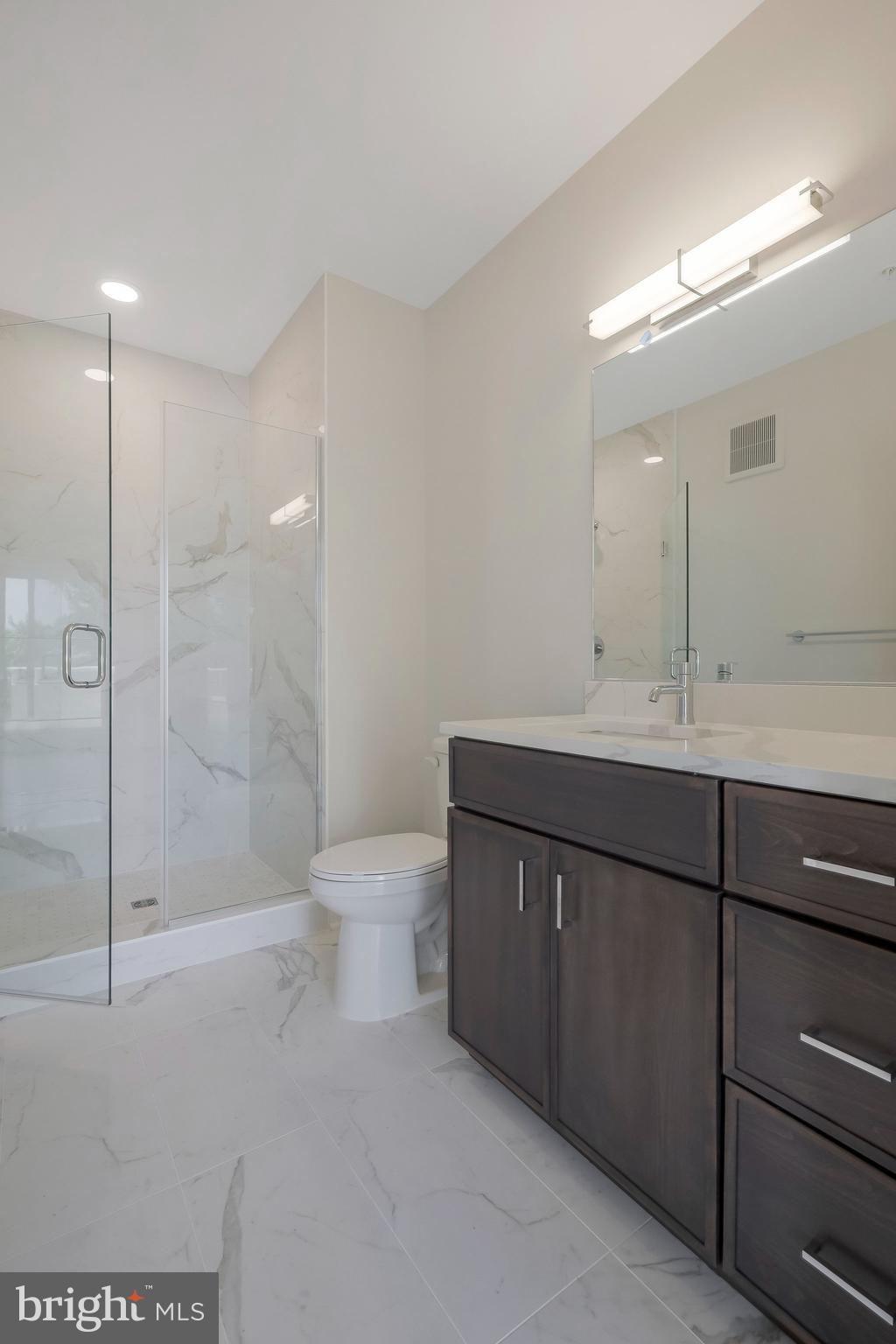 635 SLATERS LANE 305