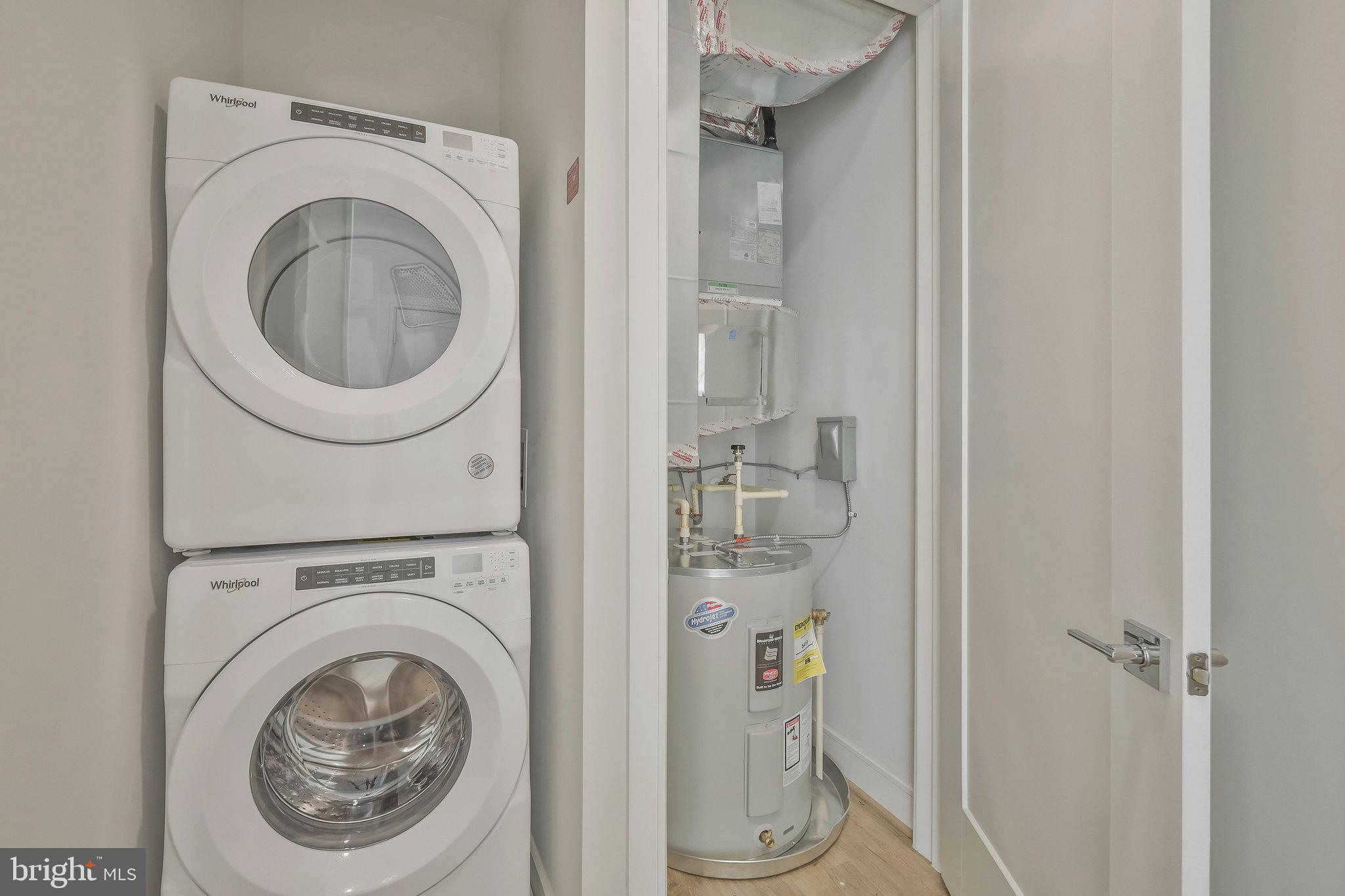 635 SLATERS LANE 305