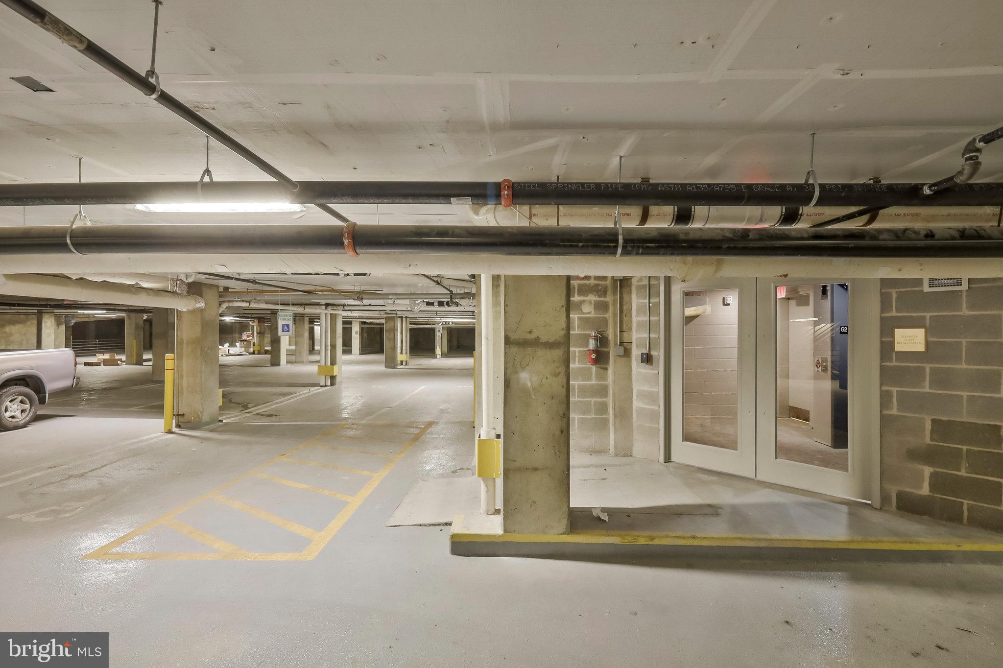 635 SLATERS LANE 305