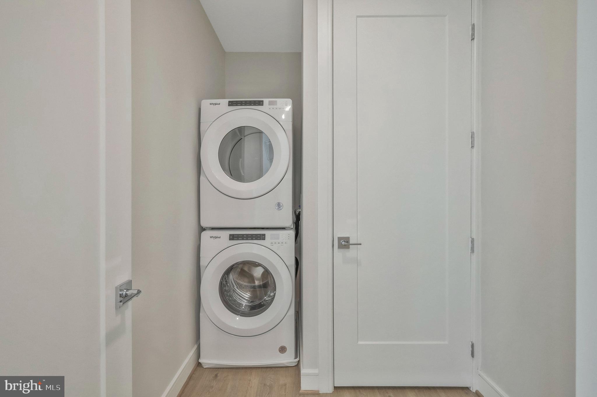 635 SLATERS LANE 305