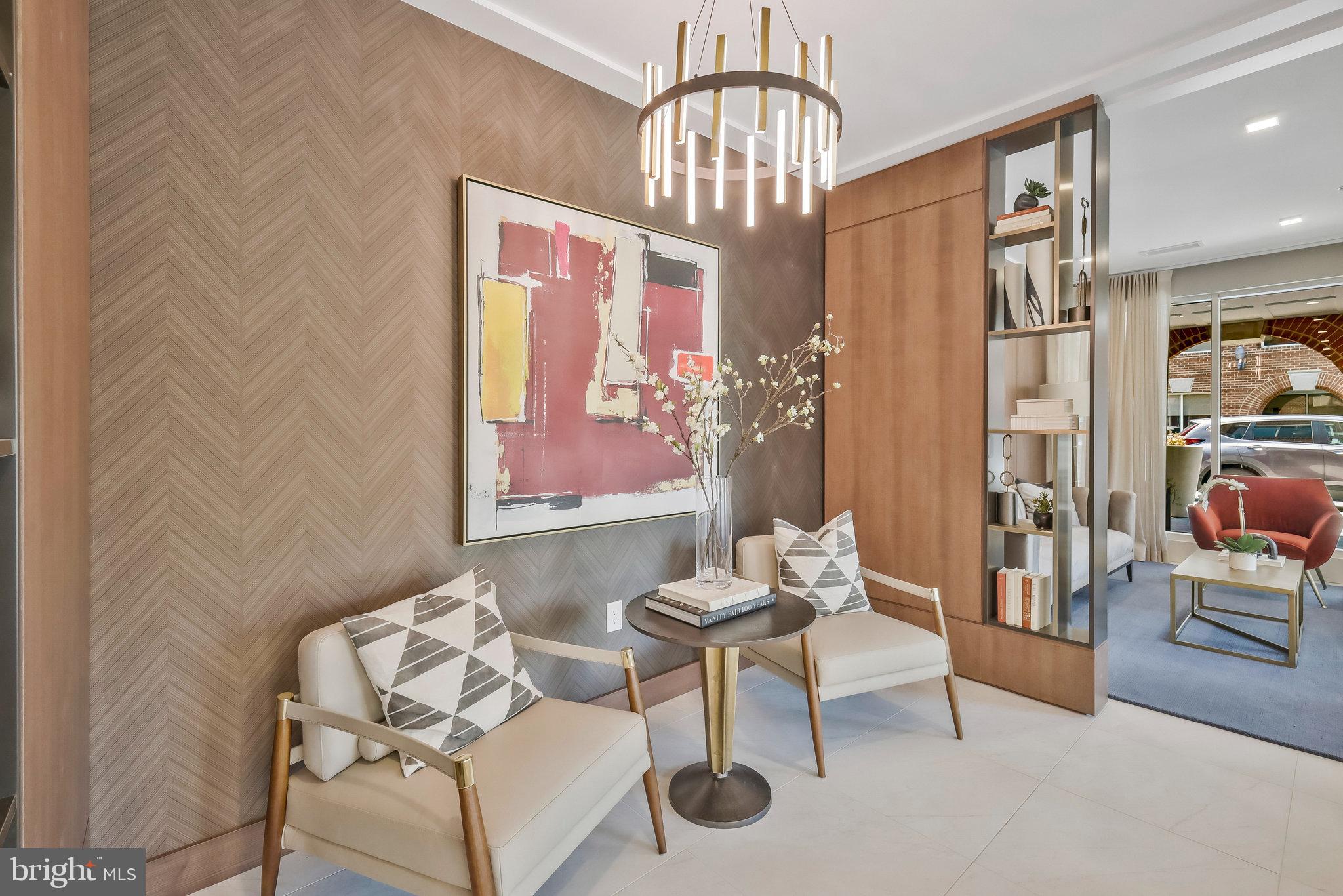 635 SLATERS LANE 305