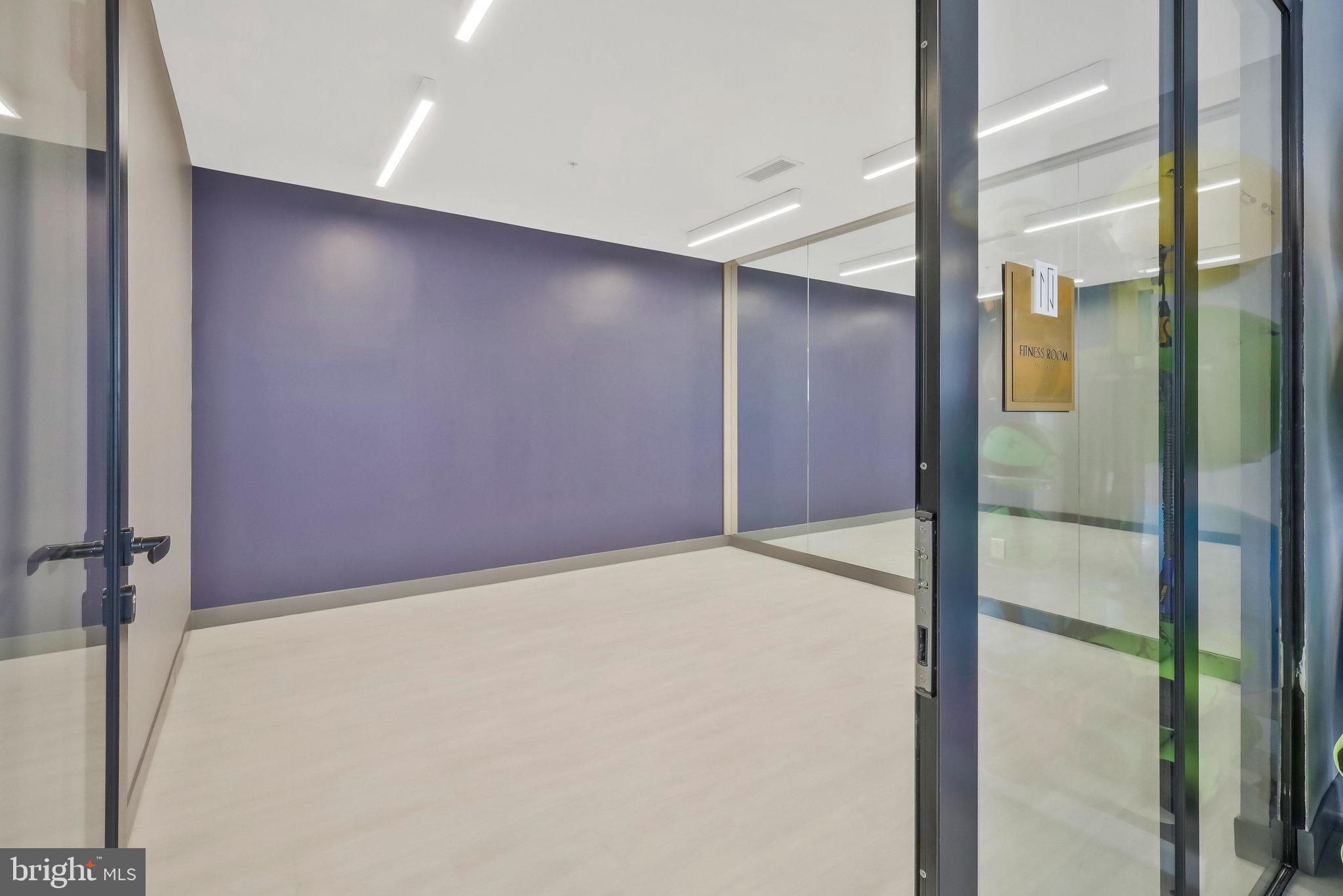 635 SLATERS LANE 305