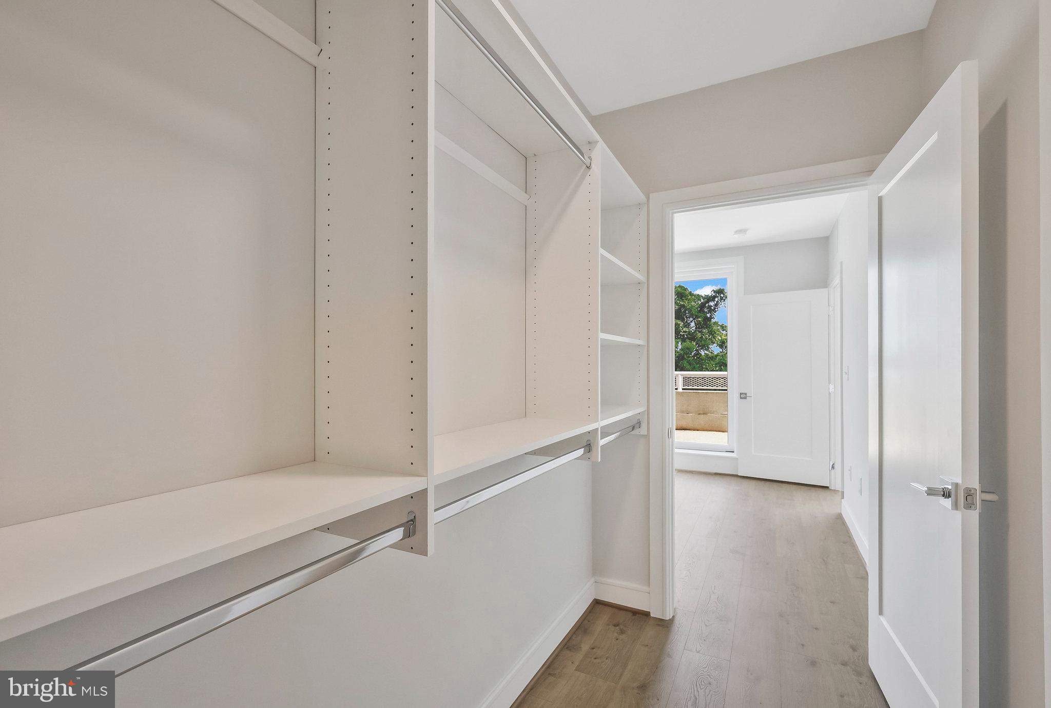 635 SLATERS LANE 305