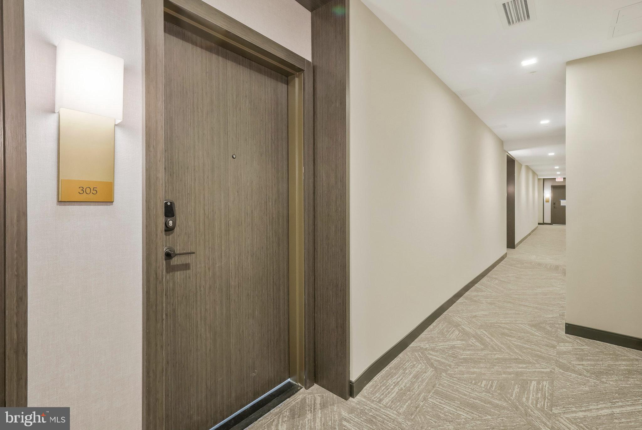 635 SLATERS LANE 305