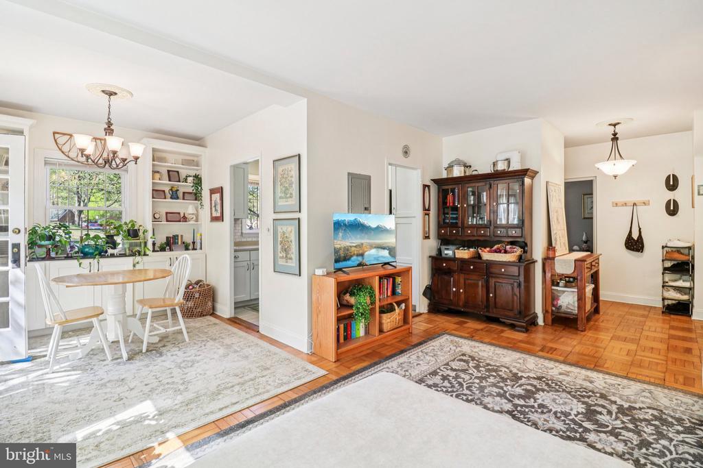 1144 VALLEY DRIVE