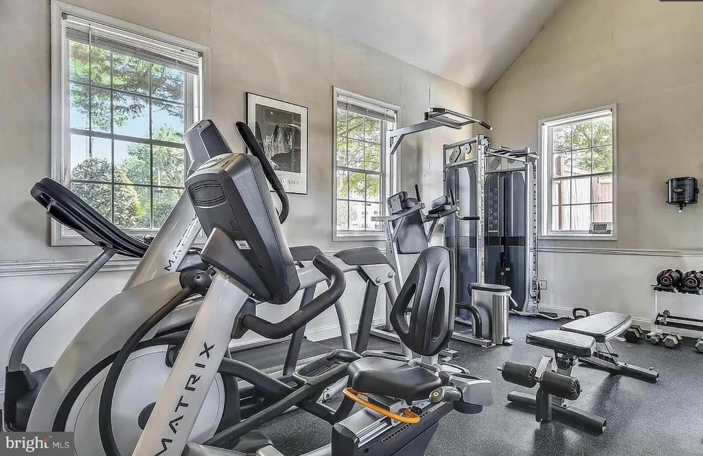 1722 W ABINGDON DRIVE Unit: 301