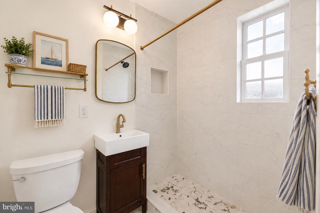 1722 W ABINGDON DRIVE Unit: 301