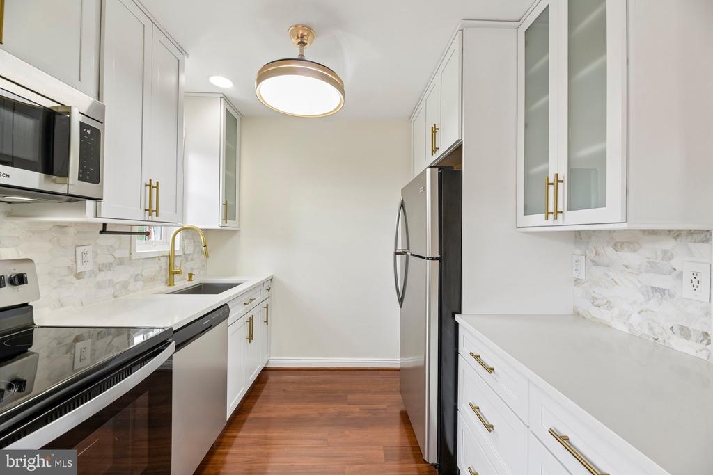 1722 W ABINGDON DRIVE Unit: 301