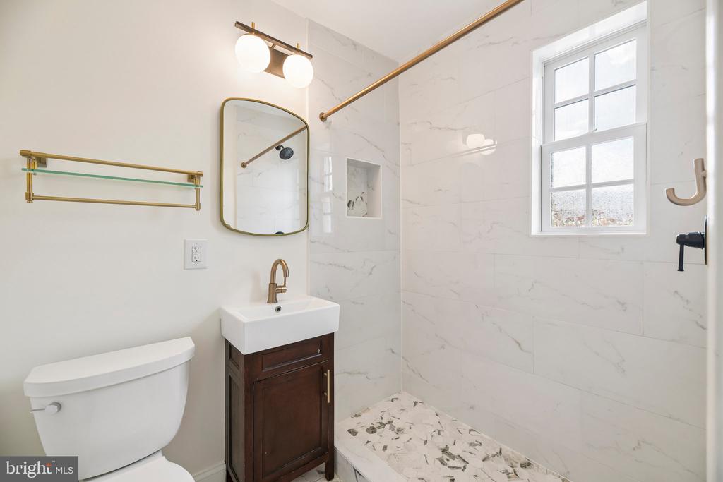 1722 W ABINGDON DRIVE Unit: 301