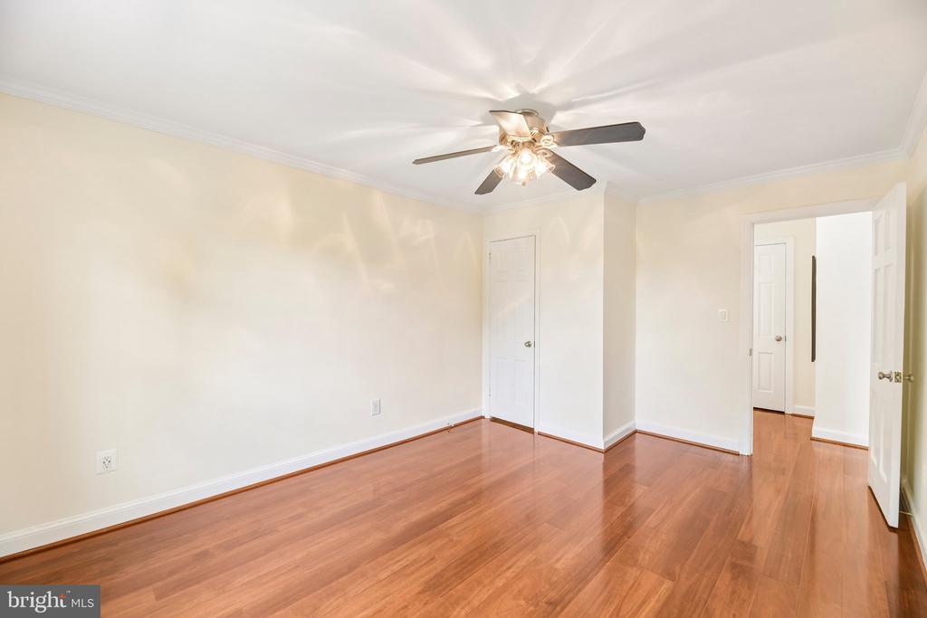 1722 W ABINGDON DRIVE Unit: 301