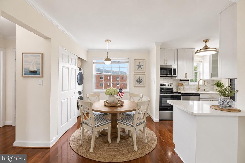 1722 W ABINGDON DRIVE Unit: 301