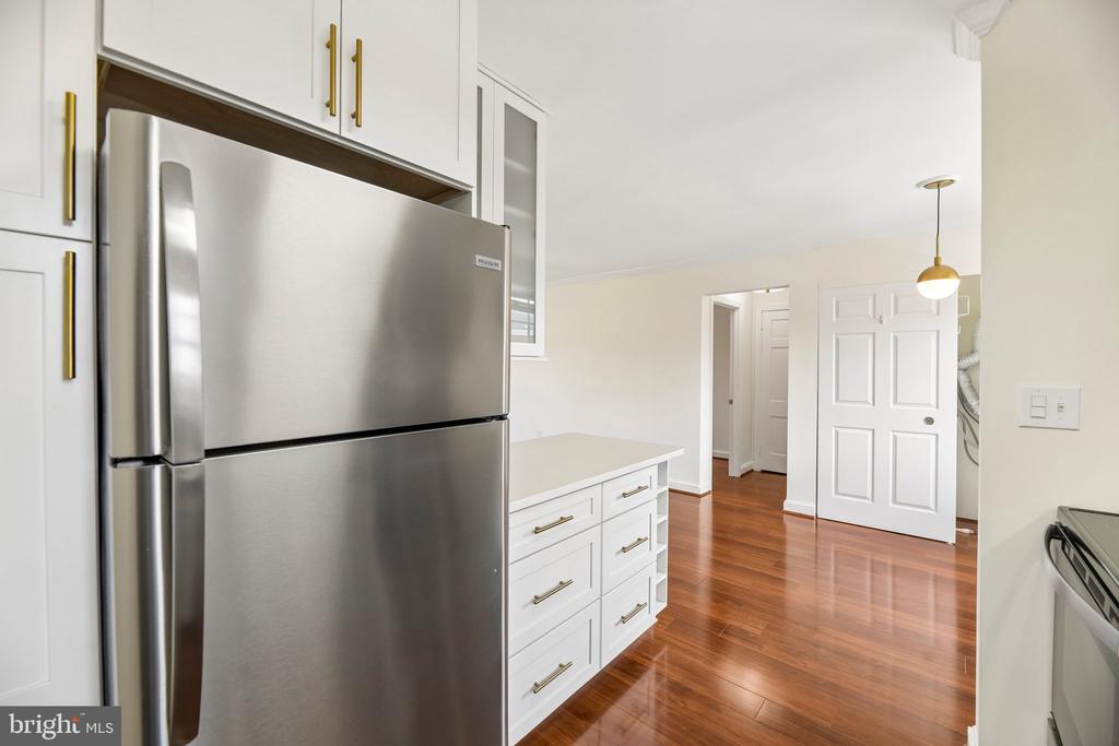1722 W ABINGDON DRIVE Unit: 301