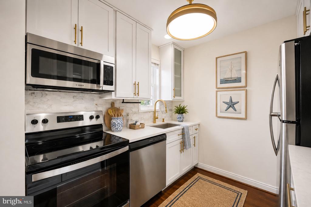 1722 W ABINGDON DRIVE Unit: 301