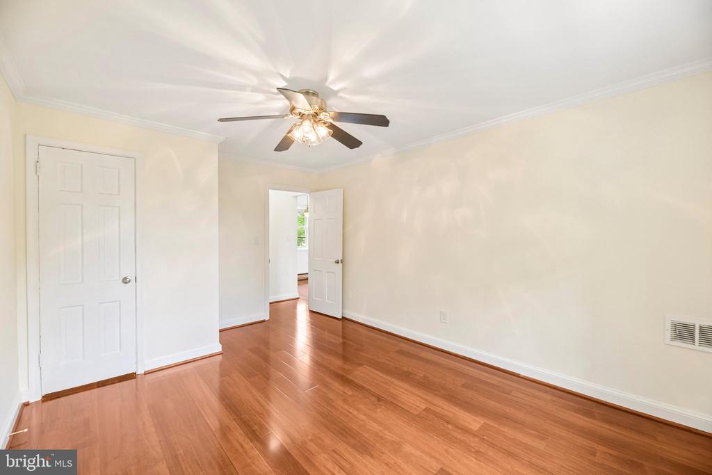 1722 W ABINGDON DRIVE Unit: 301