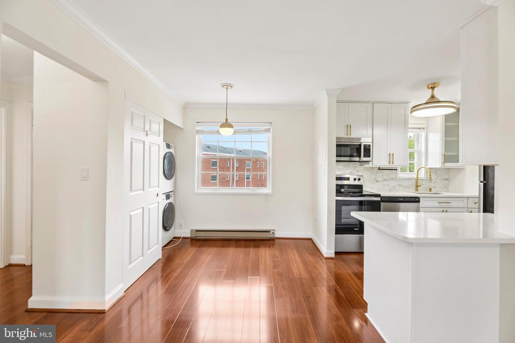 1722 W ABINGDON DRIVE Unit: 301