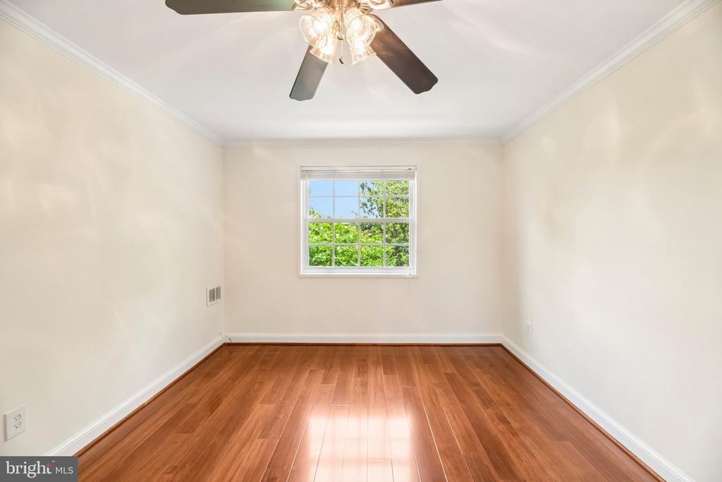 1722 W ABINGDON DRIVE Unit: 301