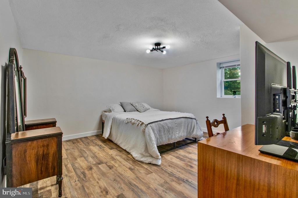 12073 DOGWOOD LANE