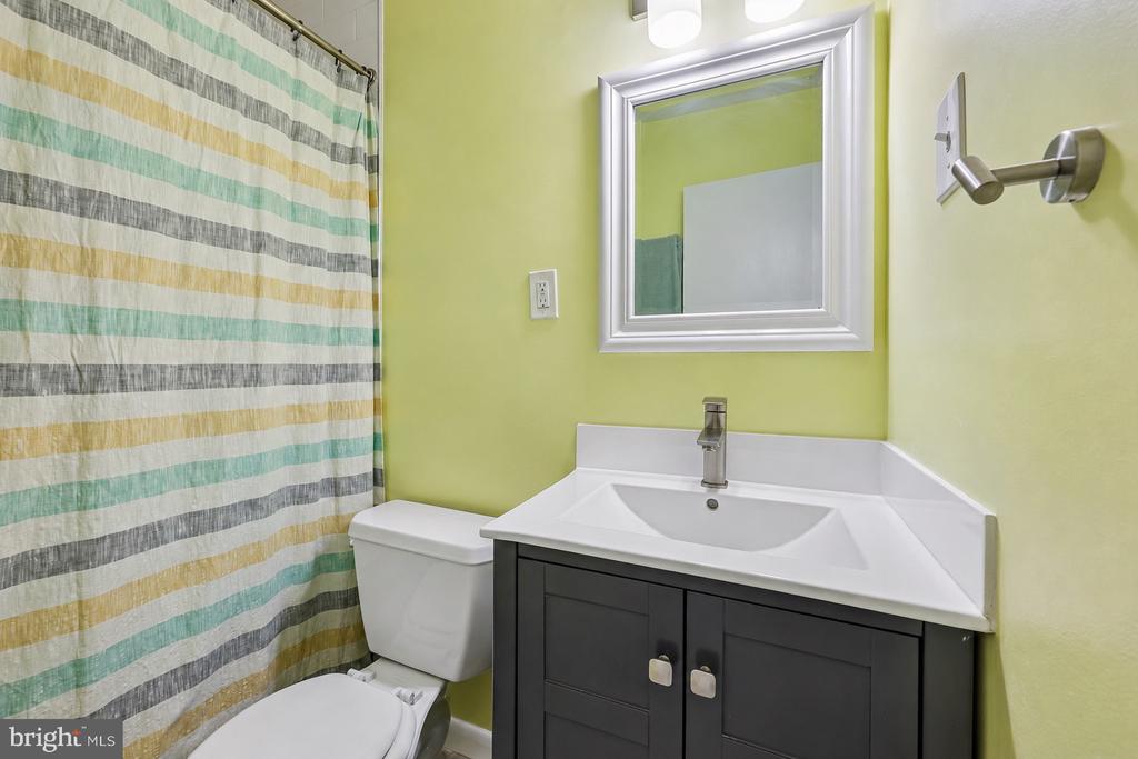 9471 FAIRFAX BOULEVARD 301
