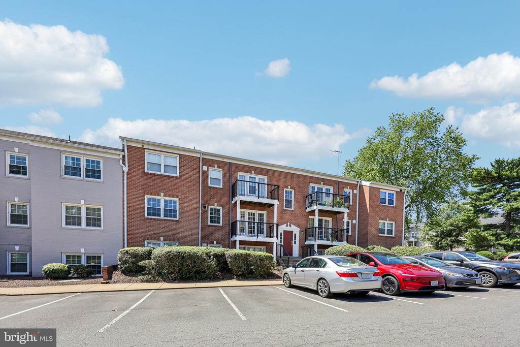 9471 FAIRFAX BOULEVARD 301