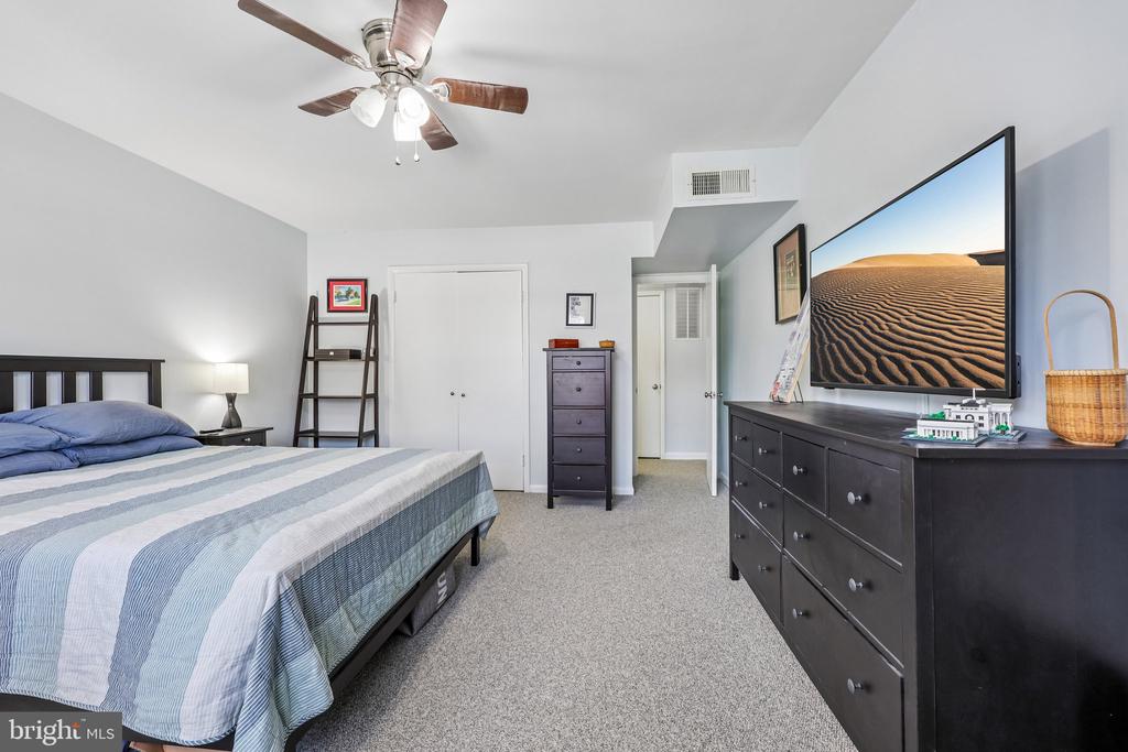 9471 FAIRFAX BOULEVARD 301