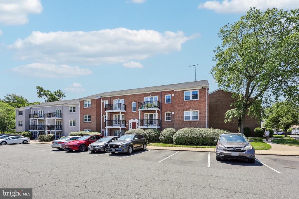 9471 FAIRFAX BOULEVARD 301