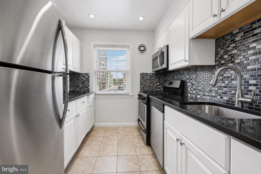 9471 FAIRFAX BOULEVARD 301