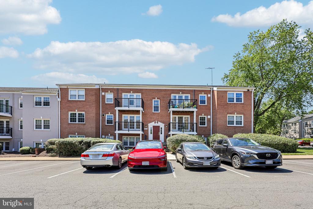 9471 FAIRFAX BOULEVARD 301