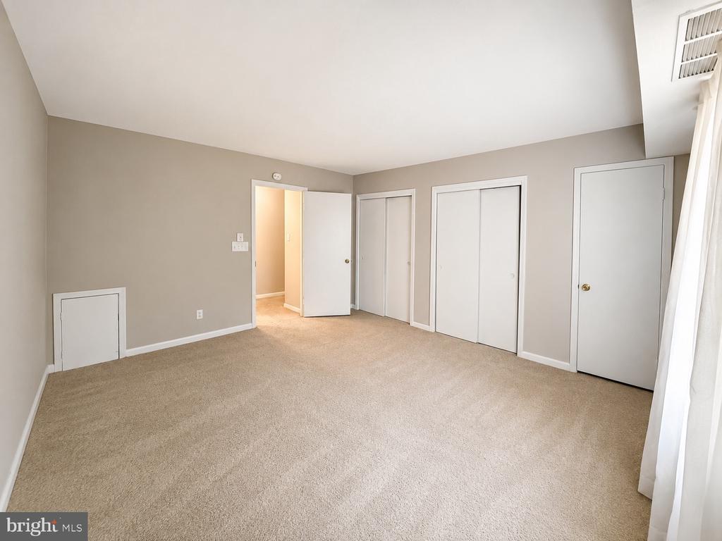 3830 LYNDHURST DRIVE Unit: 303