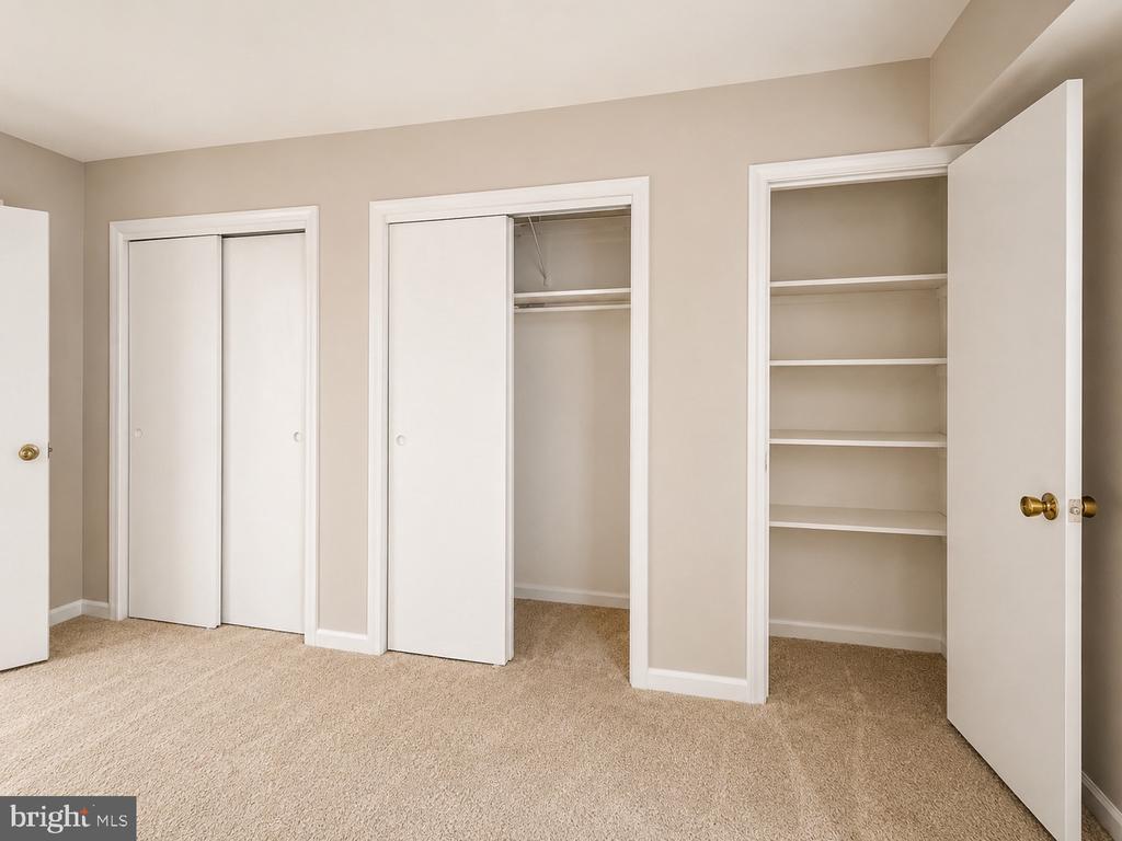 3830 LYNDHURST DRIVE Unit: 303
