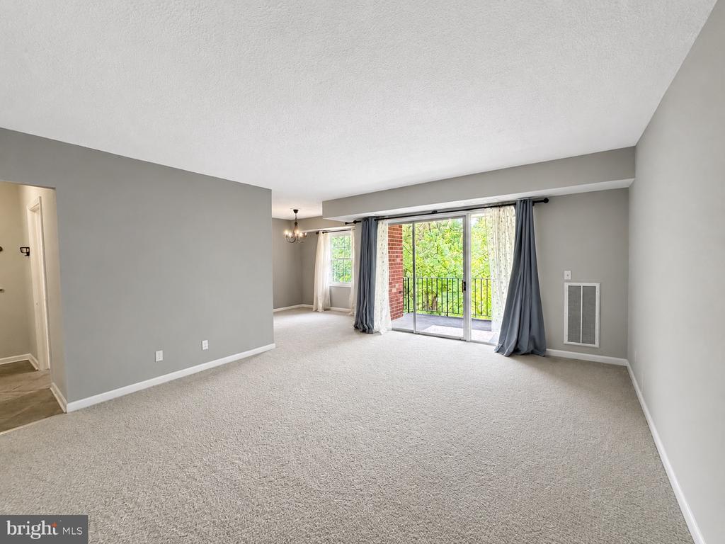 3830 LYNDHURST DRIVE Unit: 303