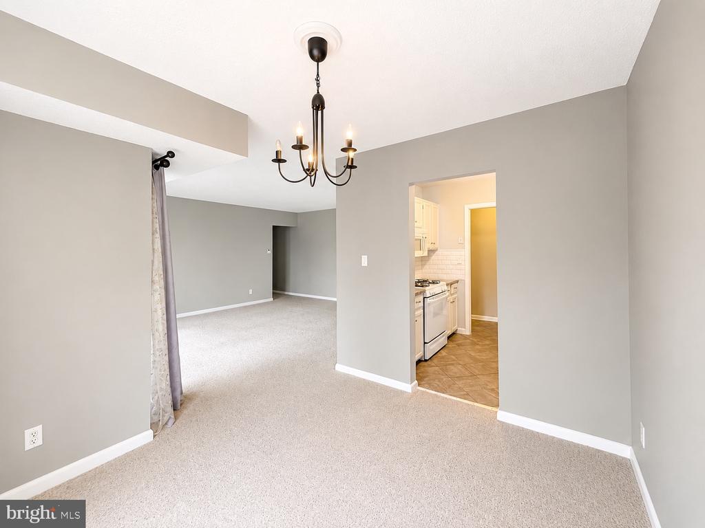 3830 LYNDHURST DRIVE Unit: 303