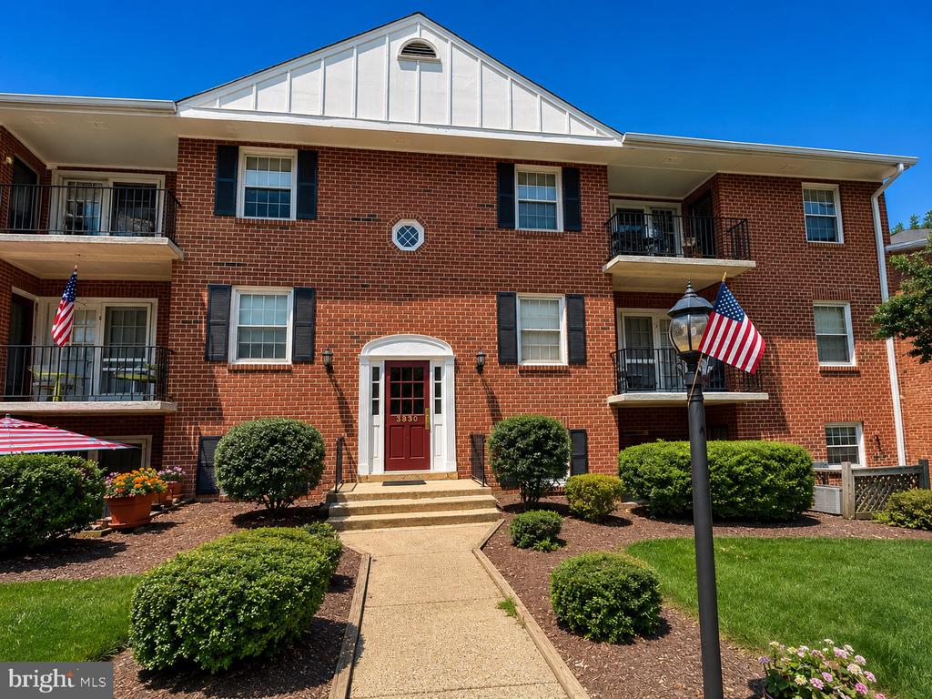 3830 LYNDHURST DRIVE Unit: 303
