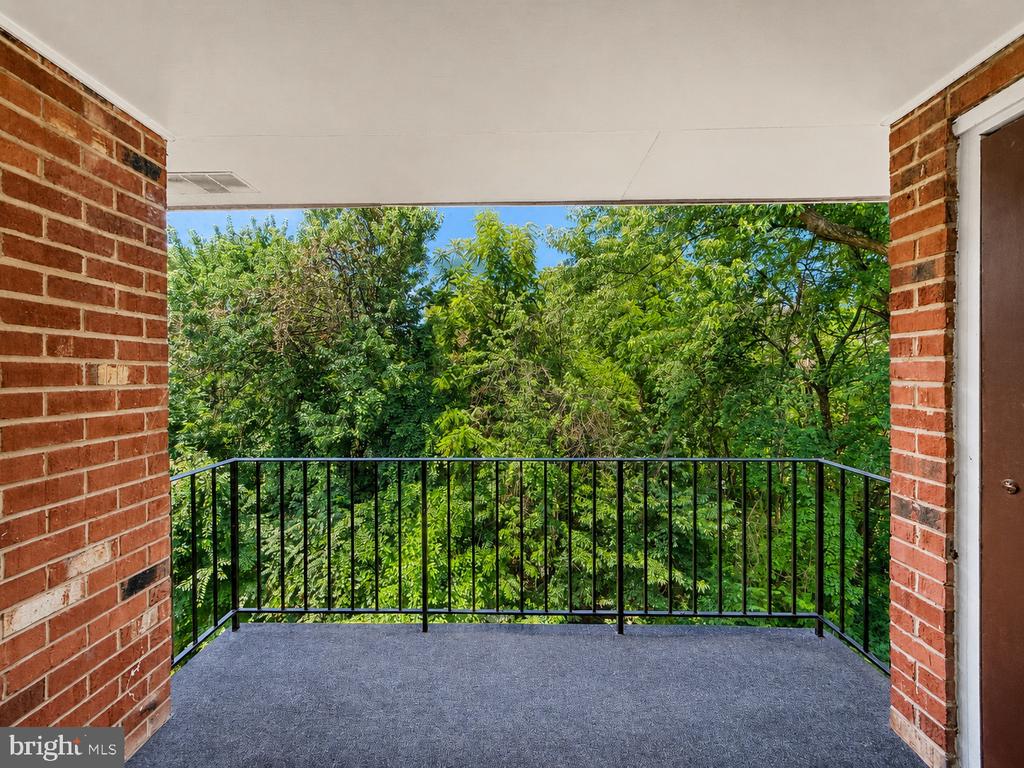 3830 LYNDHURST DRIVE Unit: 303