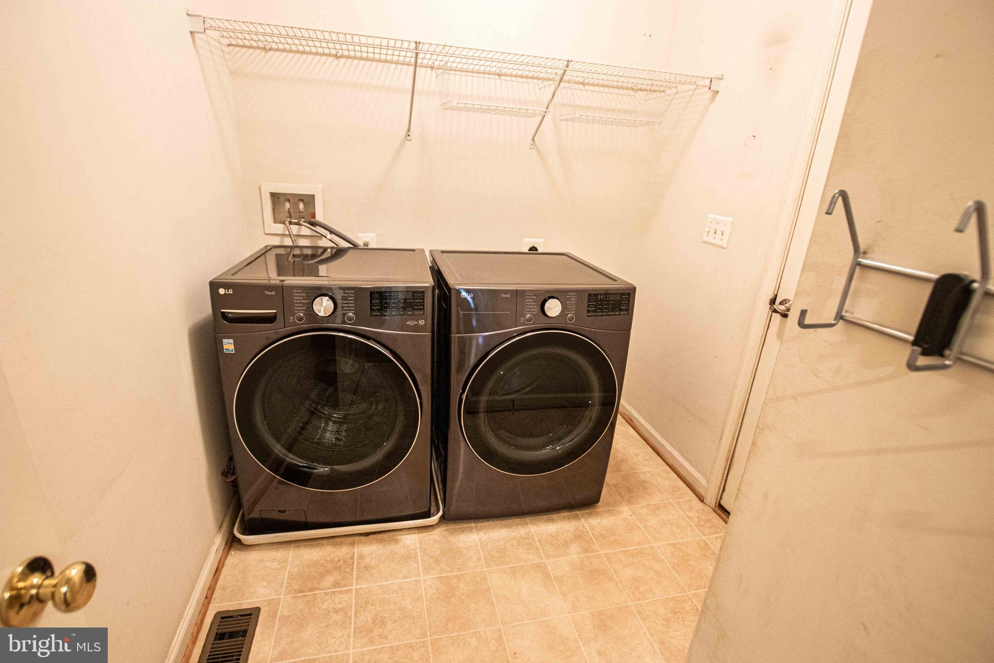 6679 CLARKES MEADOW DRIVE