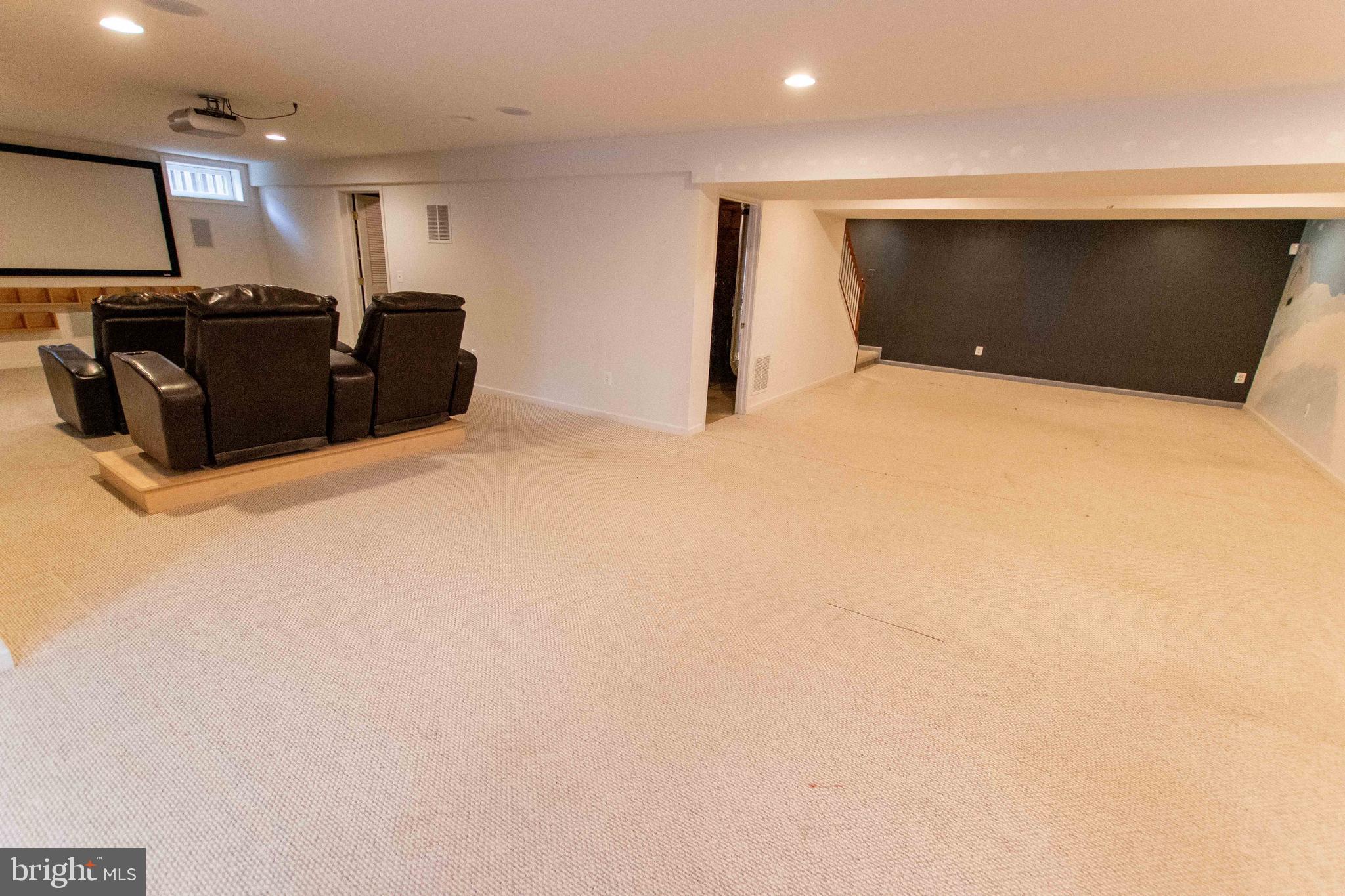 6679 CLARKES MEADOW DRIVE